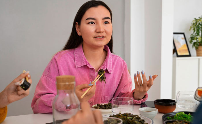 Woman Asks BF To Respect Chopstick Etiquette, He Responds By Switching To Forks Out Of Spite